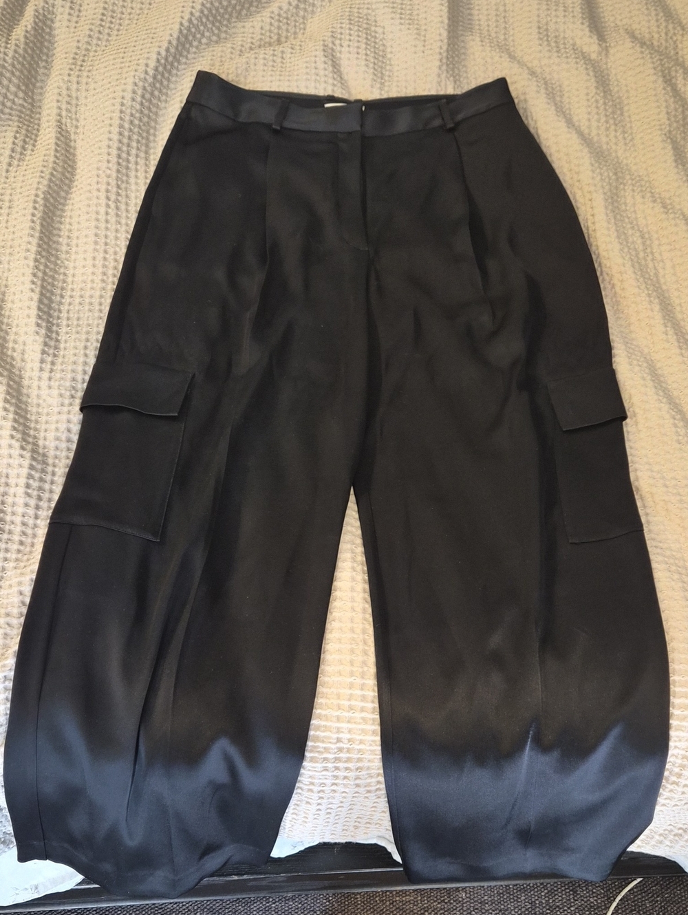 Babaton Black Wide-Leg Cargo Pants